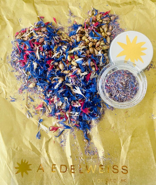 Poivre de bourgeons de cassis et pétales de bleuet